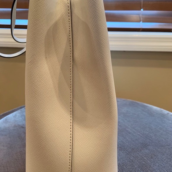 Calvin Klein White Purse - Picture 5 of 11